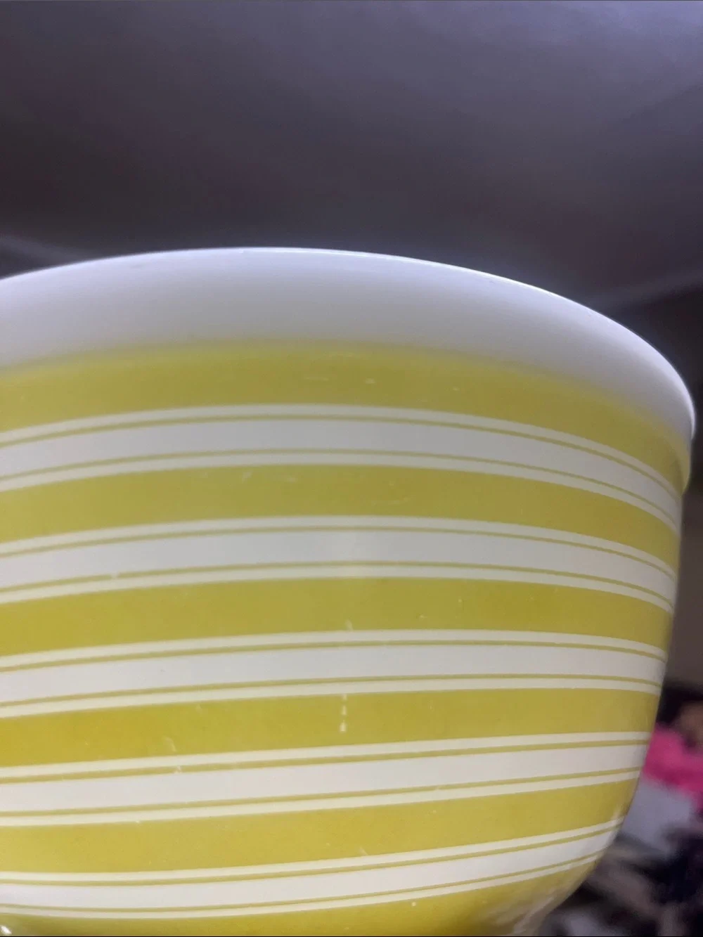 Pyrex 2 pc Yellow Stripe nesting bowls 1.5 pt & 1.5 qt in good condition